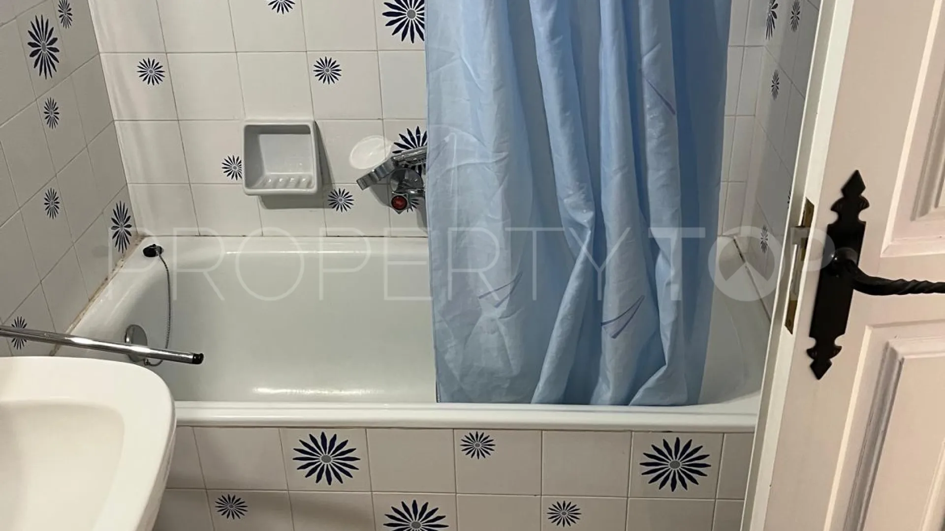 For sale 1 bedroom apartment in Calahonda