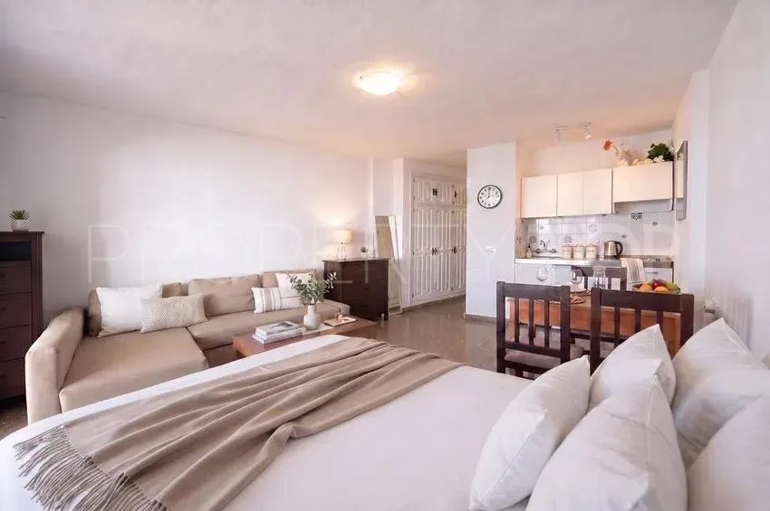 For sale 1 bedroom apartment in Calahonda