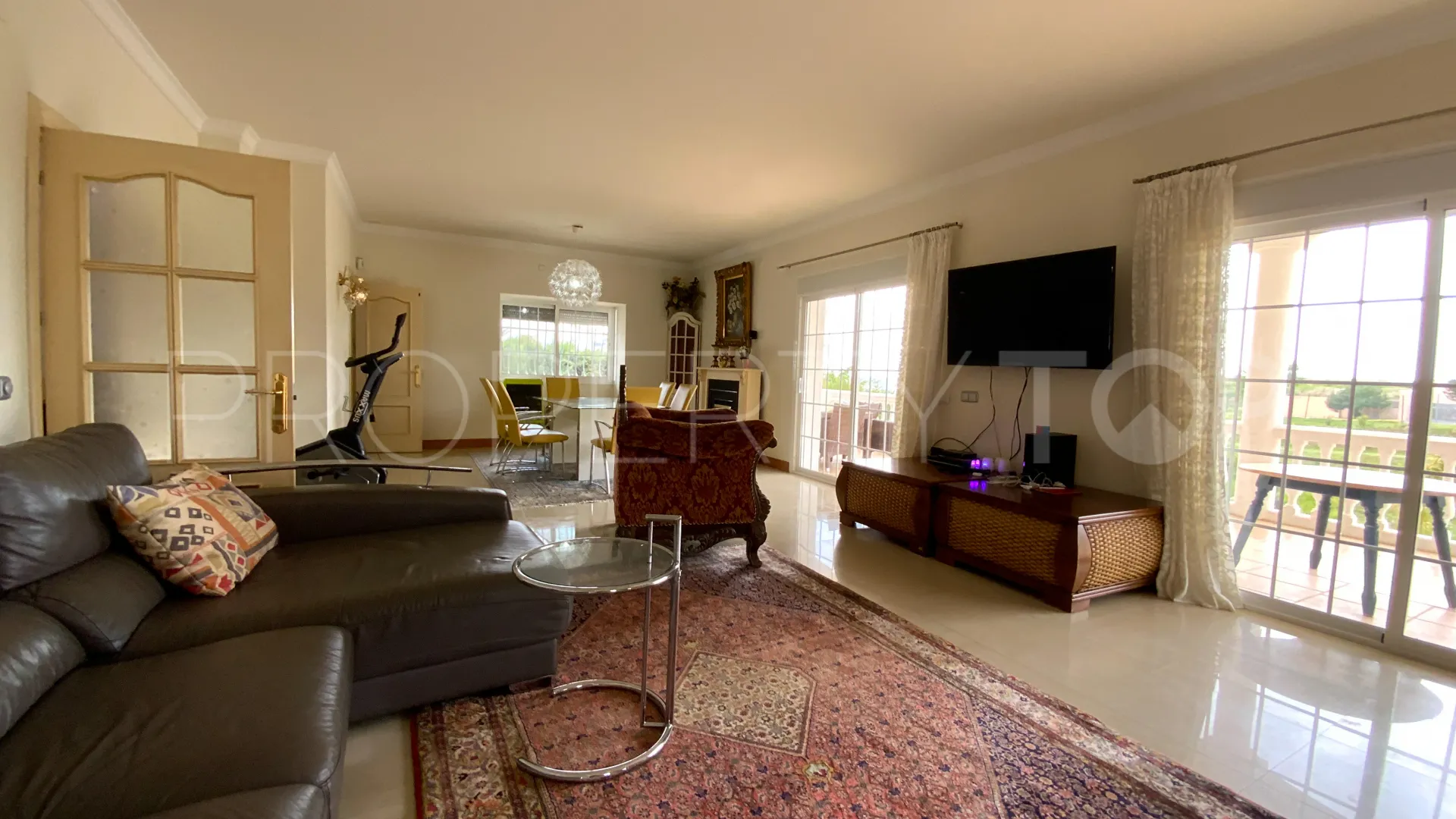 Villa for sale in Mijas Golf