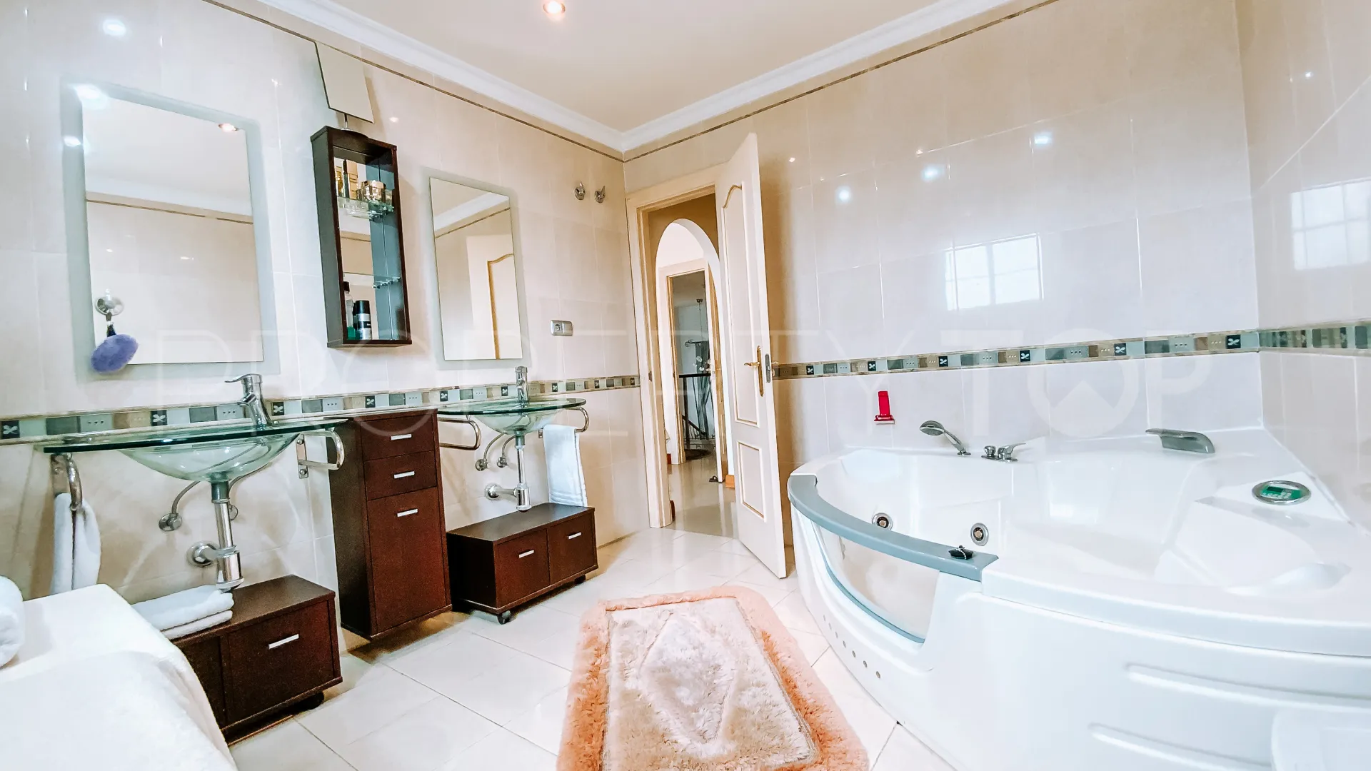 Villa for sale in Mijas Golf