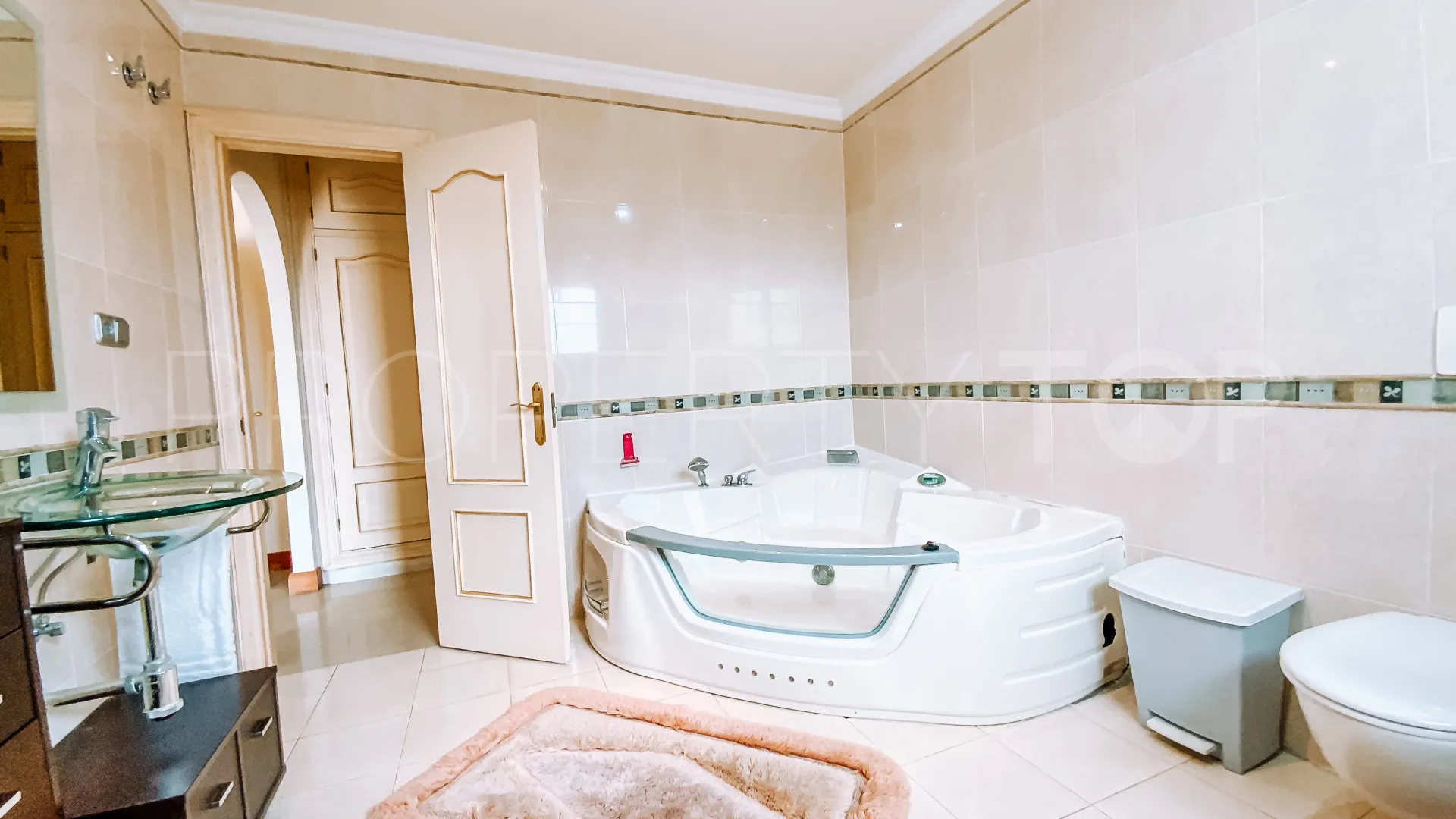 Villa for sale in Mijas Golf