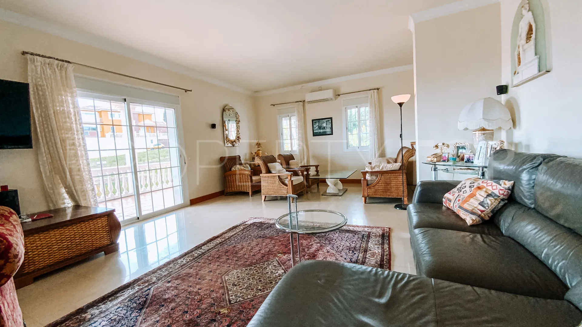Villa for sale in Mijas Golf