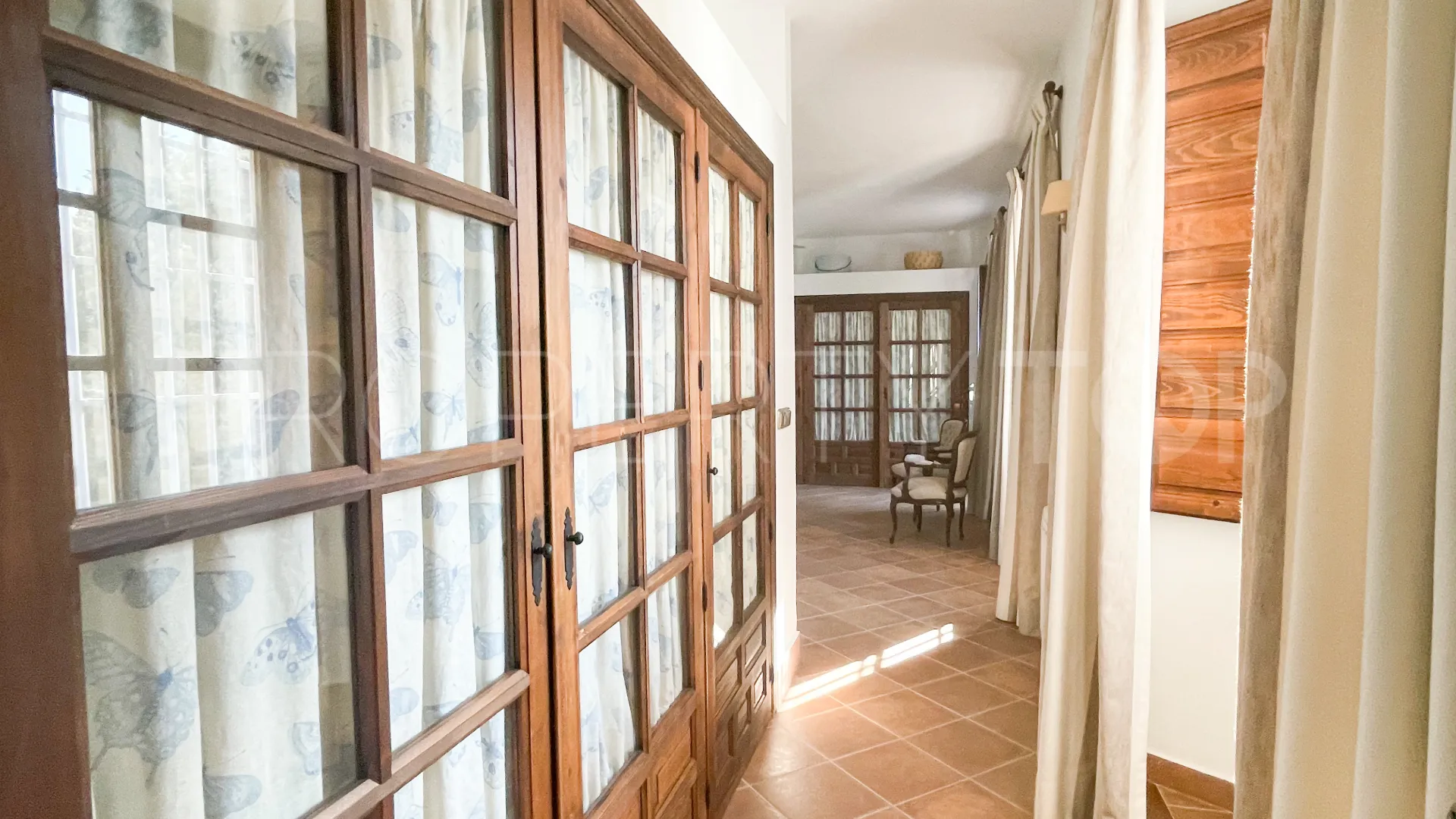 Cortijo en venta de 7 dormitorios en Archidona
