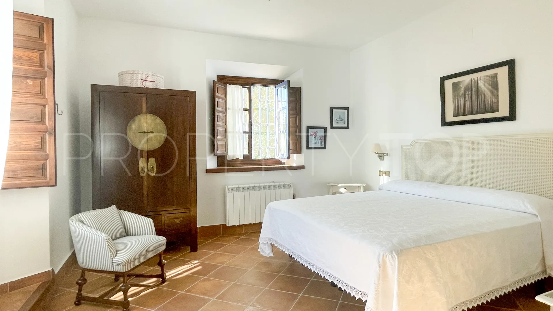 Cortijo en venta de 7 dormitorios en Archidona