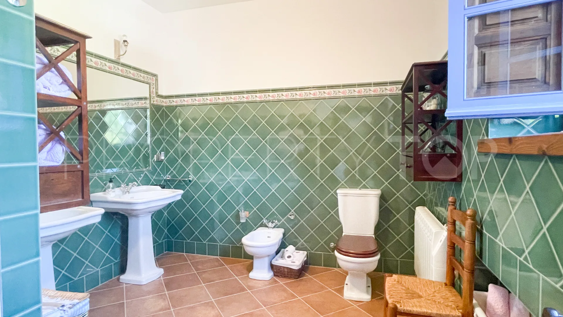 Cortijo en venta de 7 dormitorios en Archidona