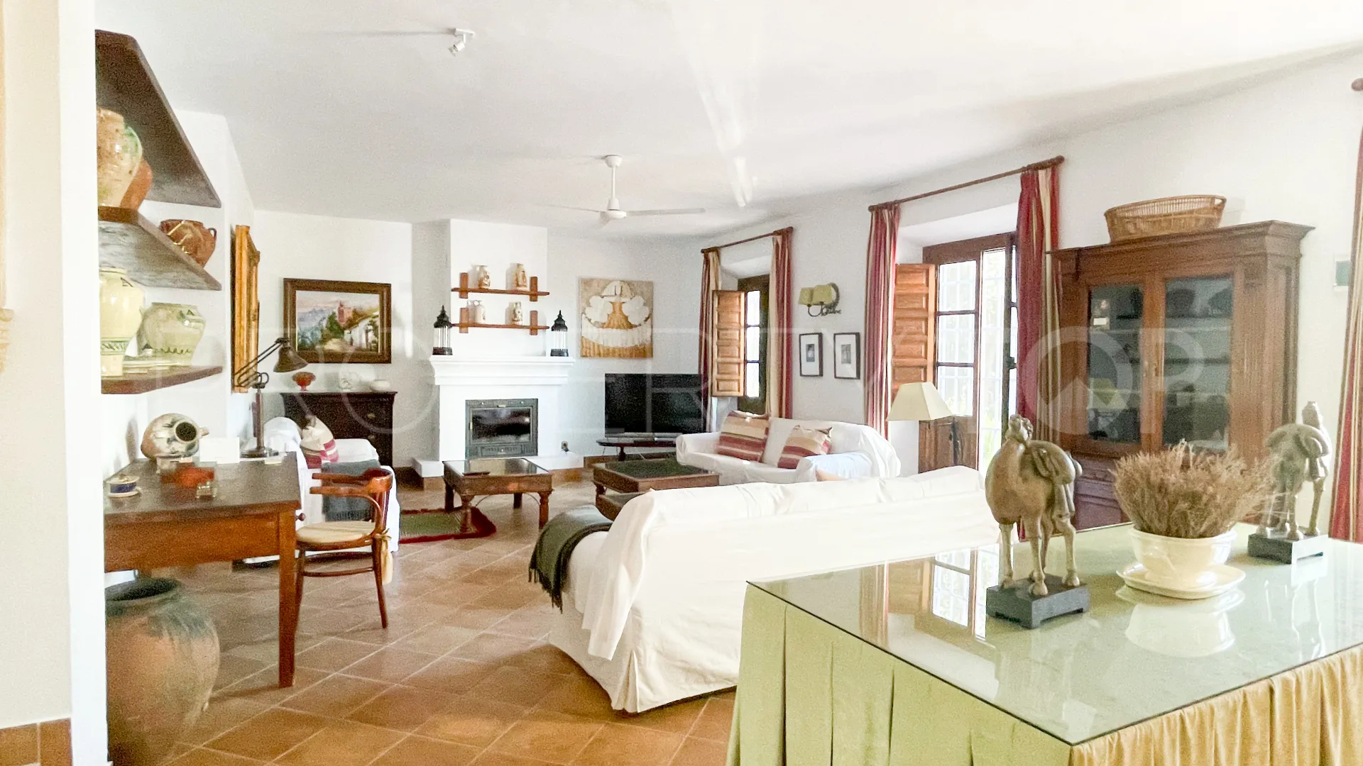 Cortijo en venta de 7 dormitorios en Archidona