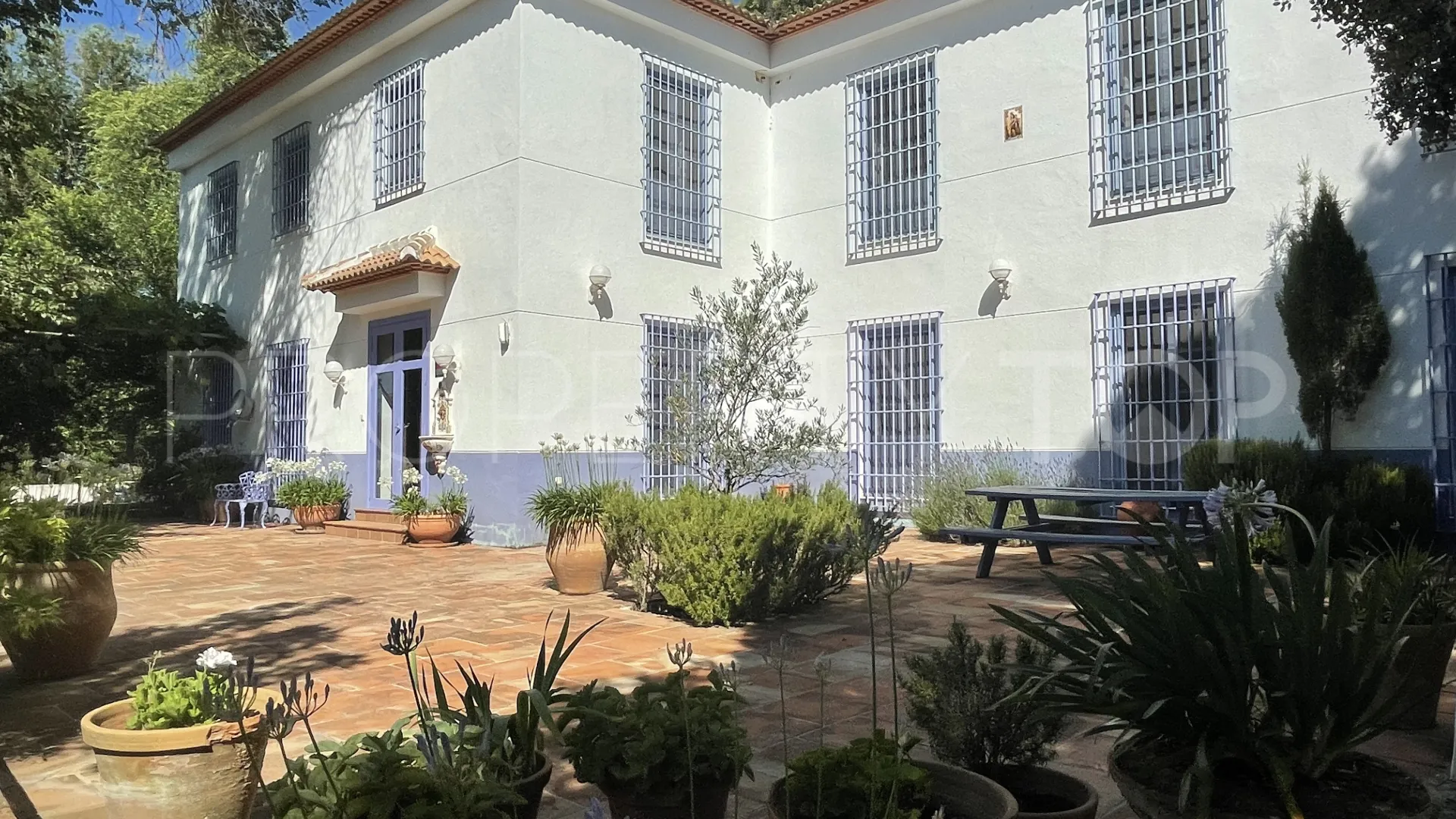 Cortijo en venta de 7 dormitorios en Archidona