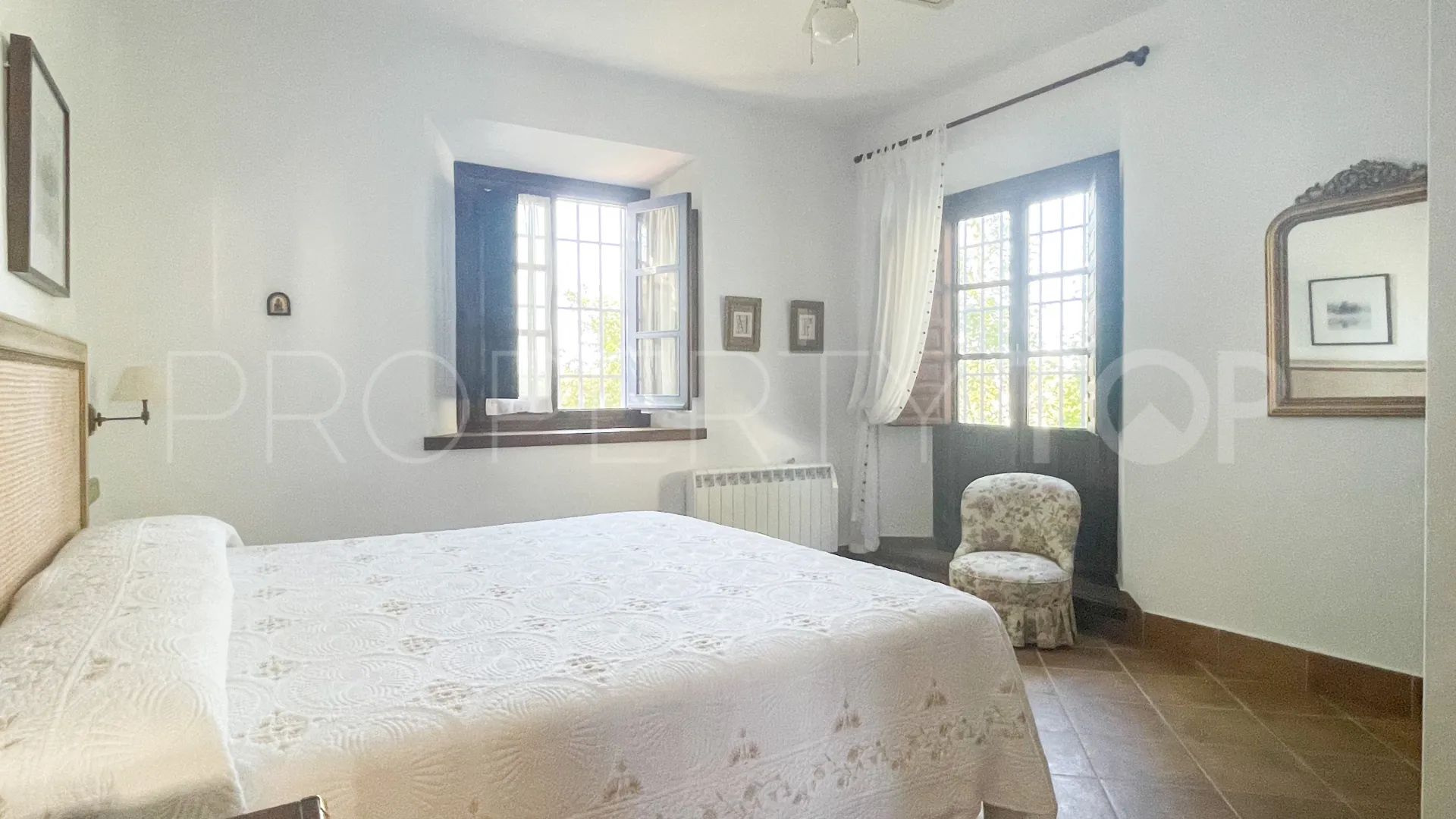 Cortijo en venta de 7 dormitorios en Archidona