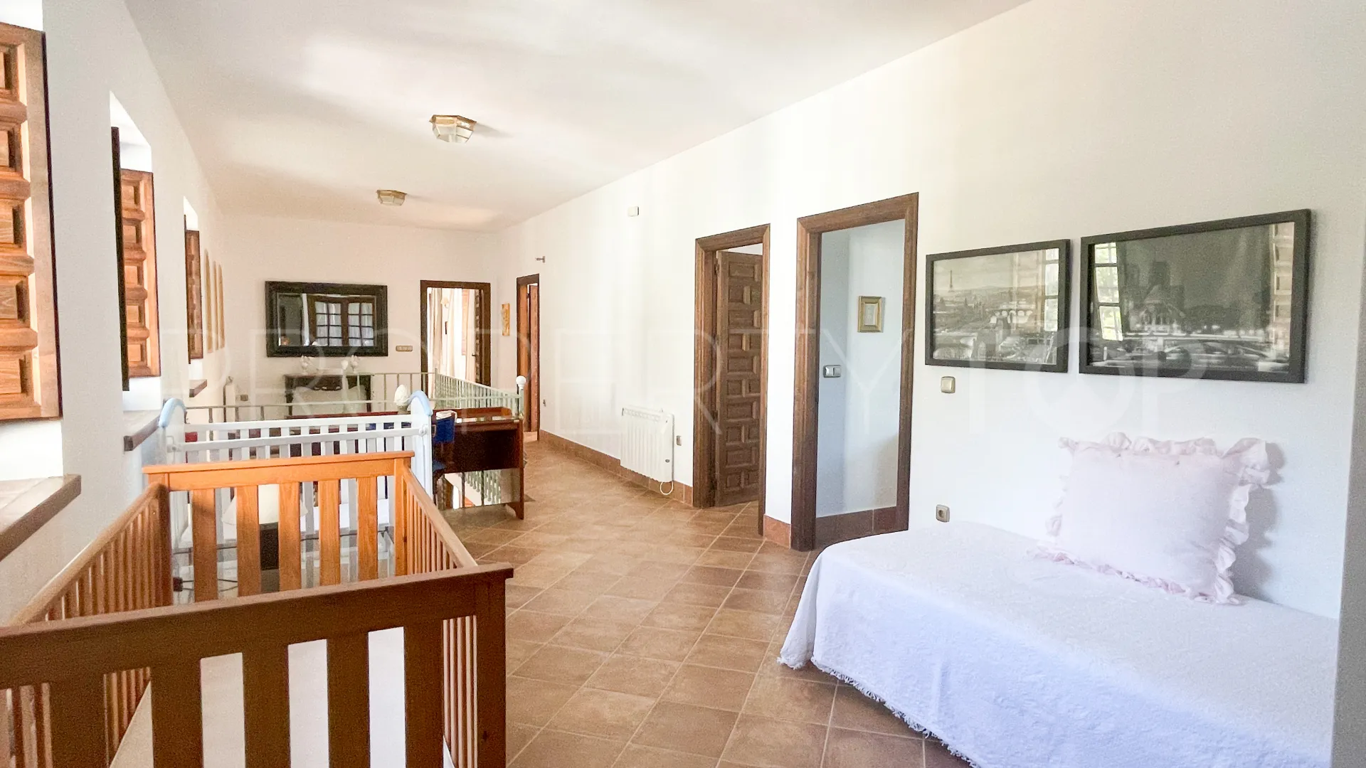 Cortijo en venta de 7 dormitorios en Archidona