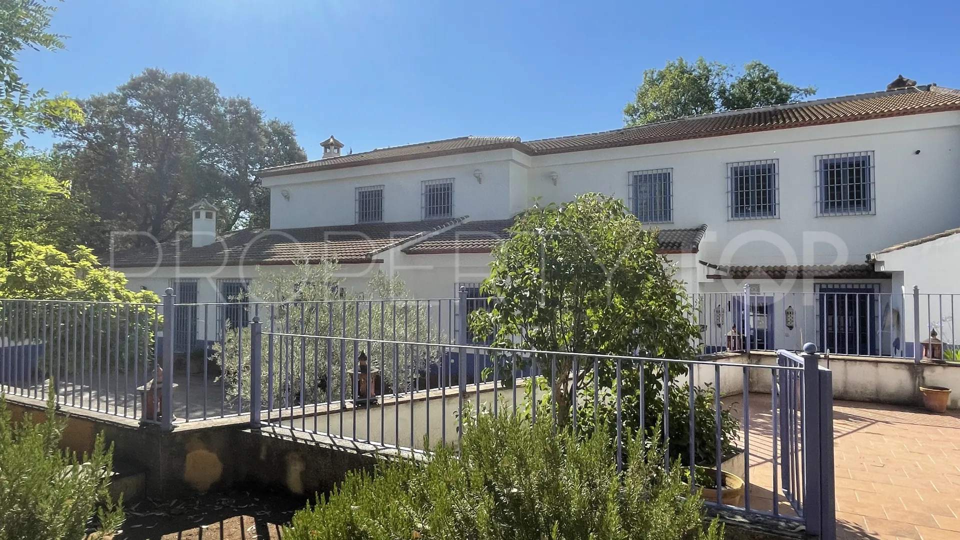Cortijo en venta de 7 dormitorios en Archidona