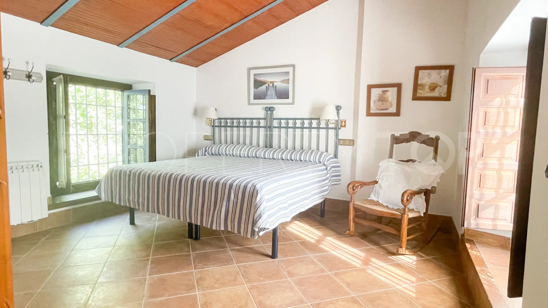 Cortijo en venta de 7 dormitorios en Archidona