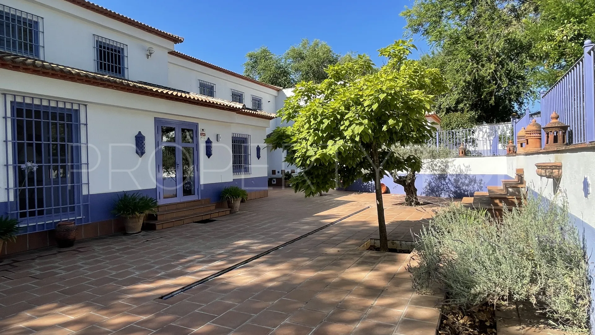 Cortijo en venta de 7 dormitorios en Archidona