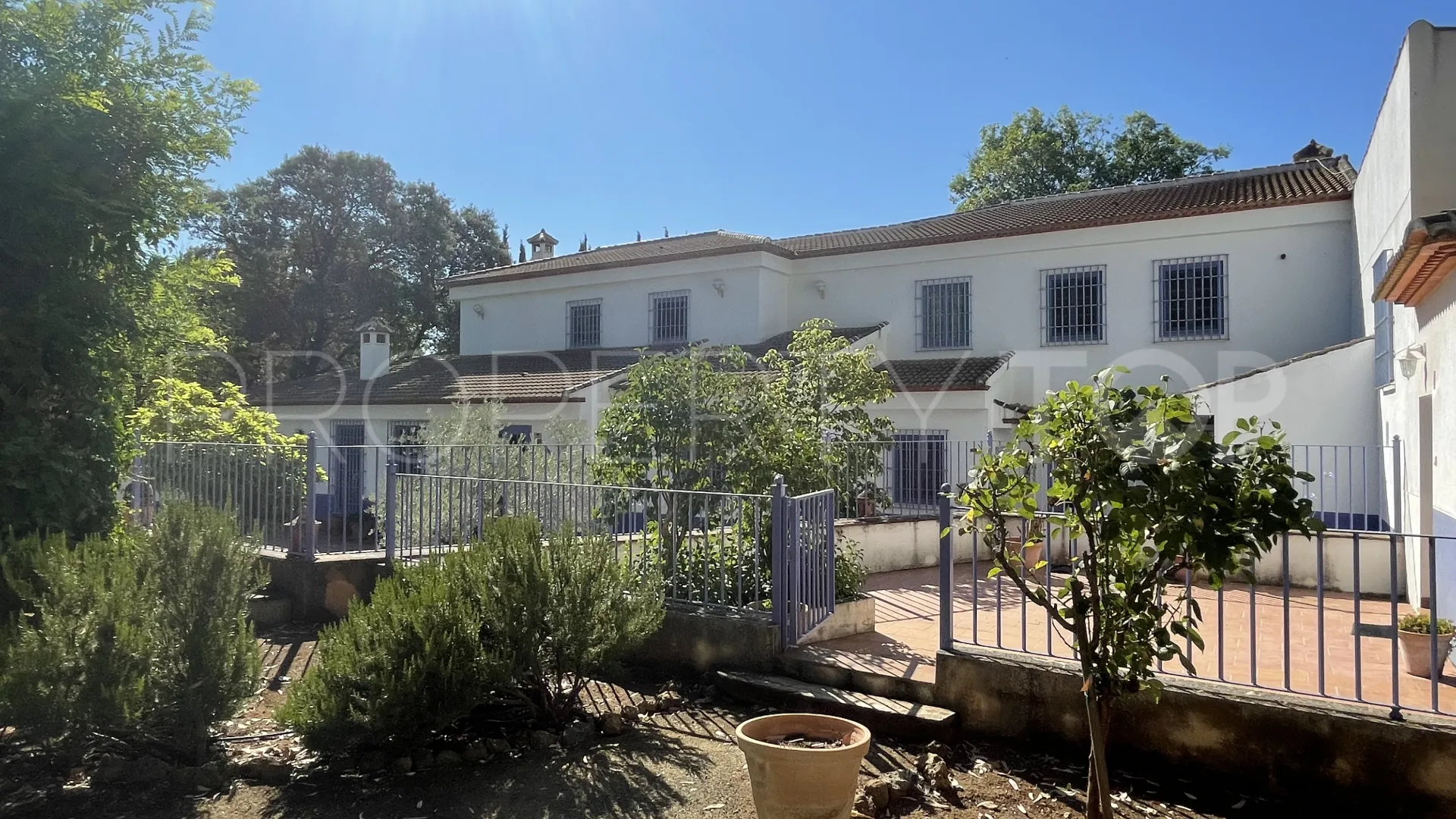 Cortijo en venta de 7 dormitorios en Archidona