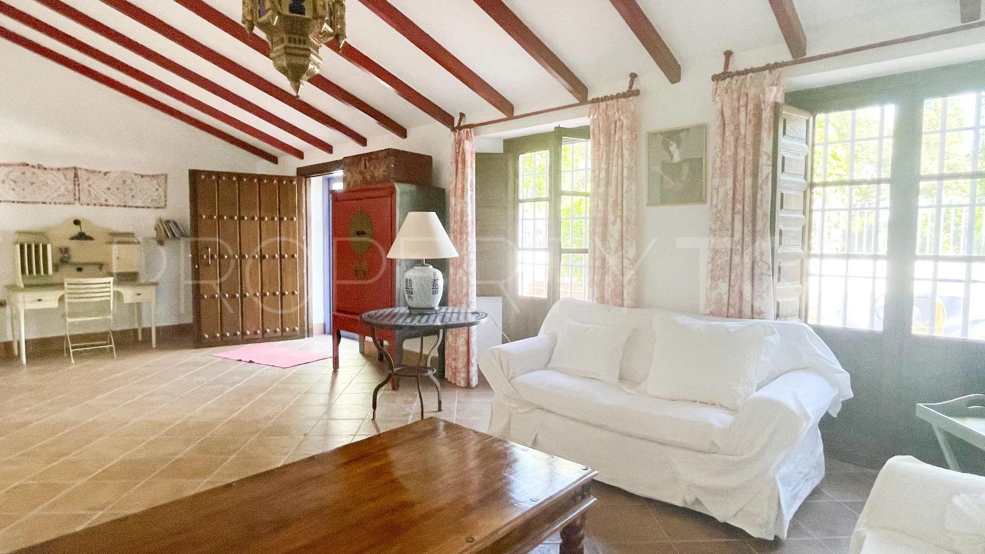 Cortijo en venta de 7 dormitorios en Archidona