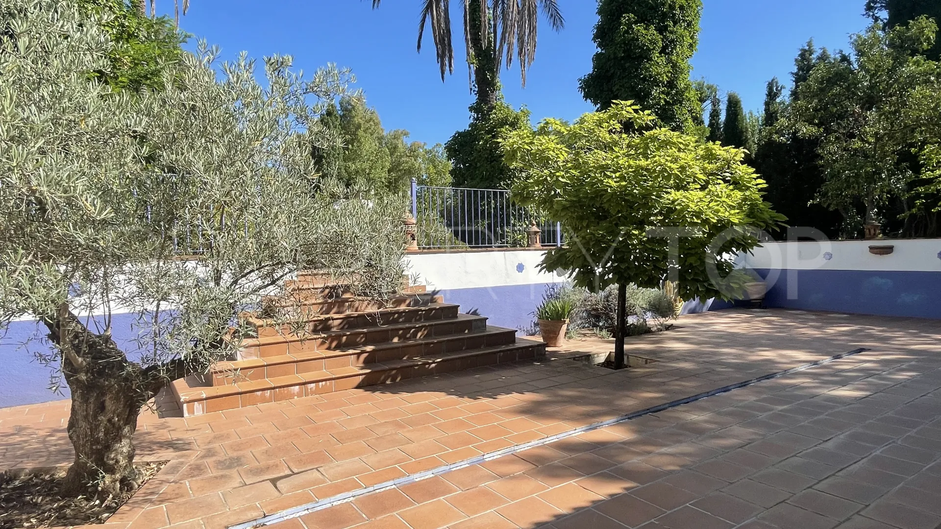 Cortijo en venta de 7 dormitorios en Archidona