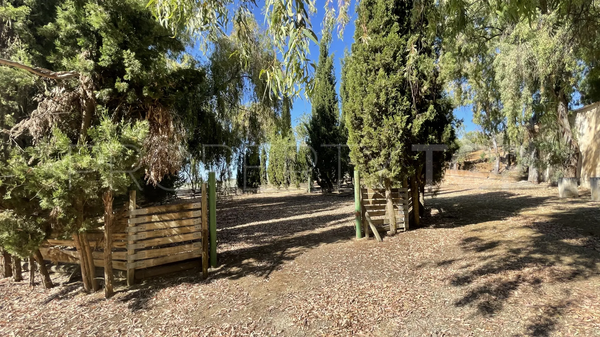 Cortijo en venta de 7 dormitorios en Archidona