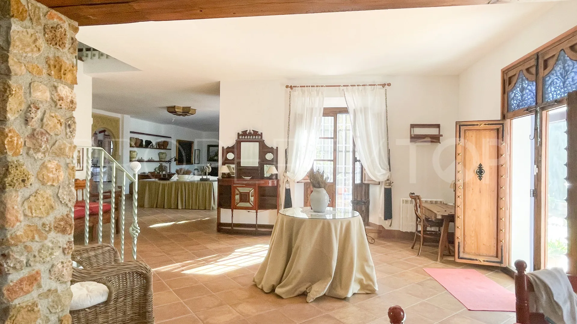 Cortijo en venta de 7 dormitorios en Archidona