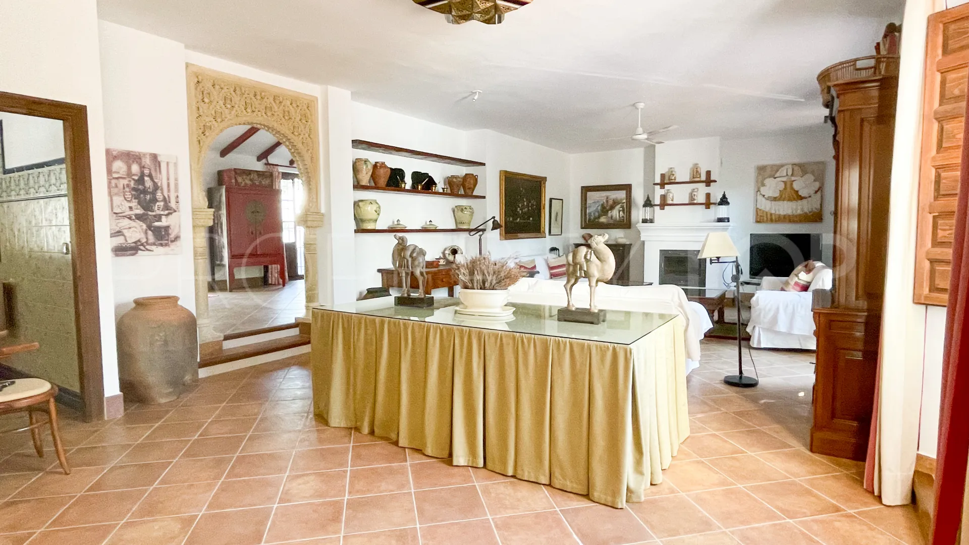 Cortijo en venta de 7 dormitorios en Archidona