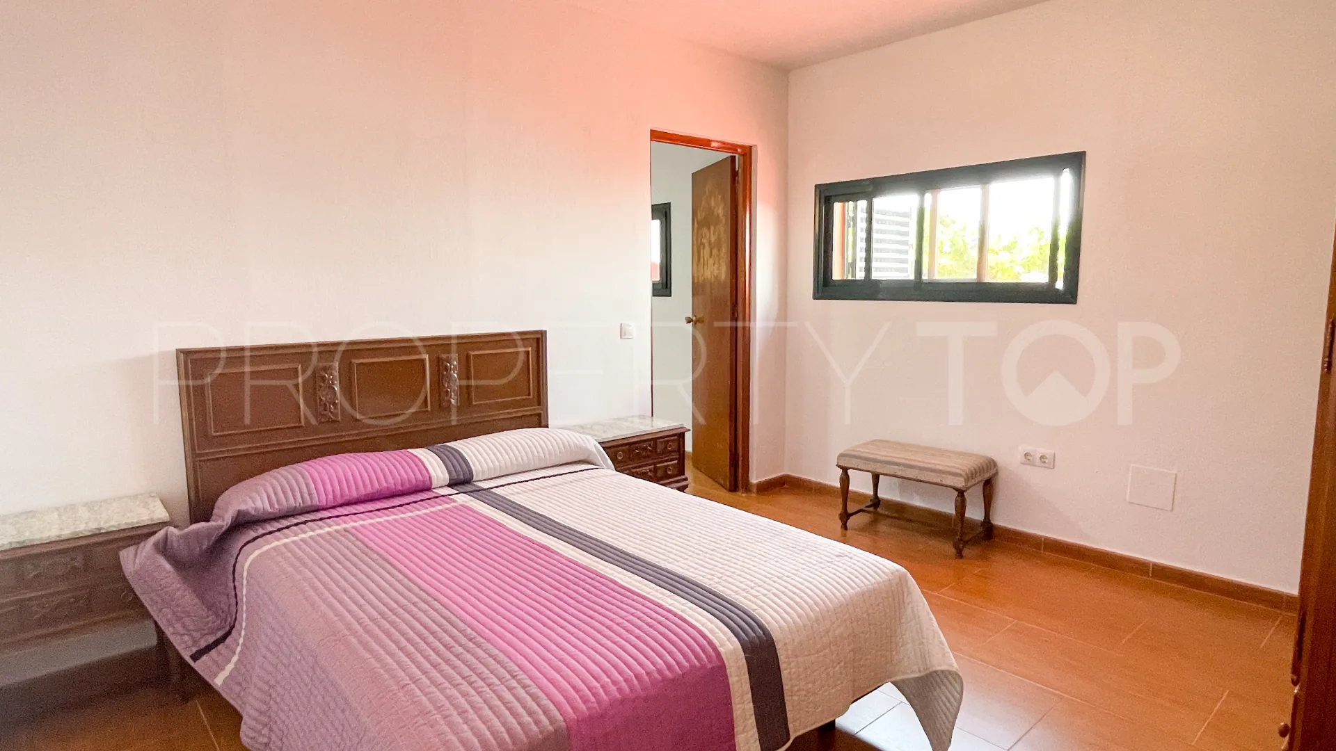 For sale cortijo in Antequera with 6 bedrooms