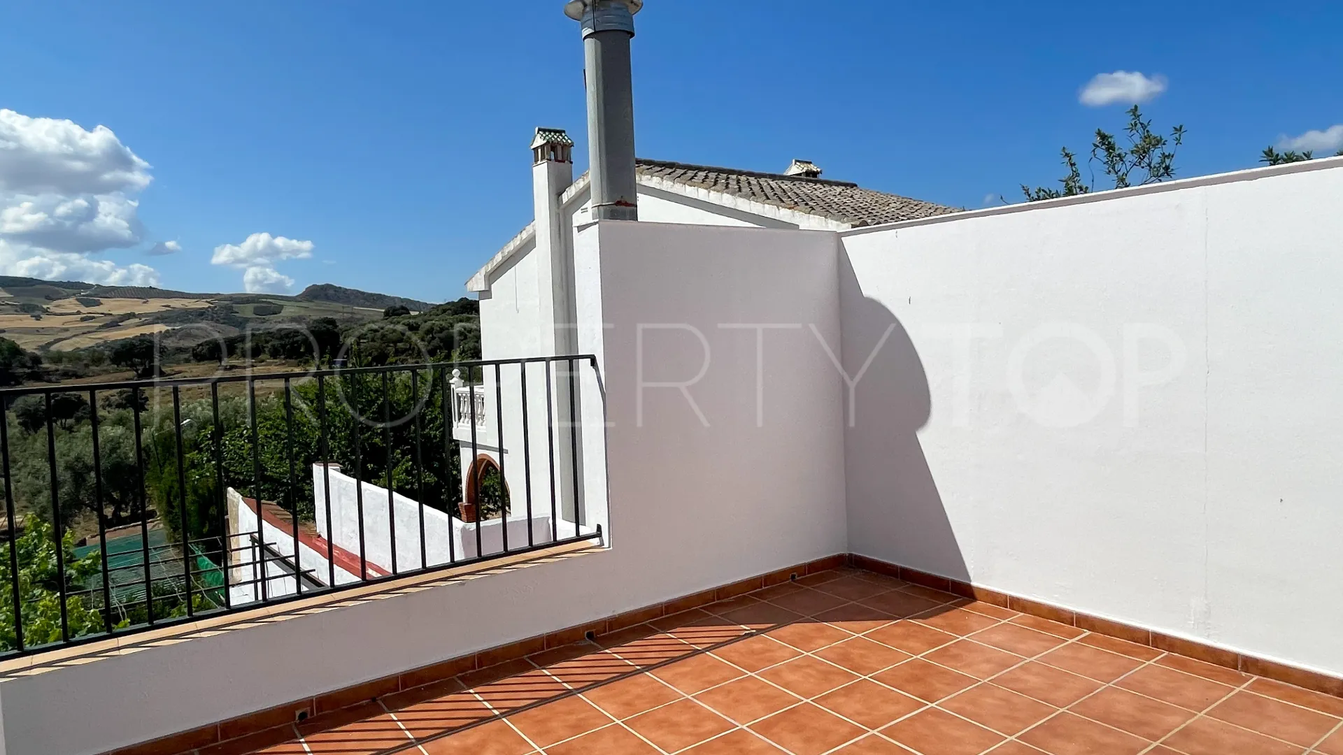 For sale cortijo in Antequera with 6 bedrooms