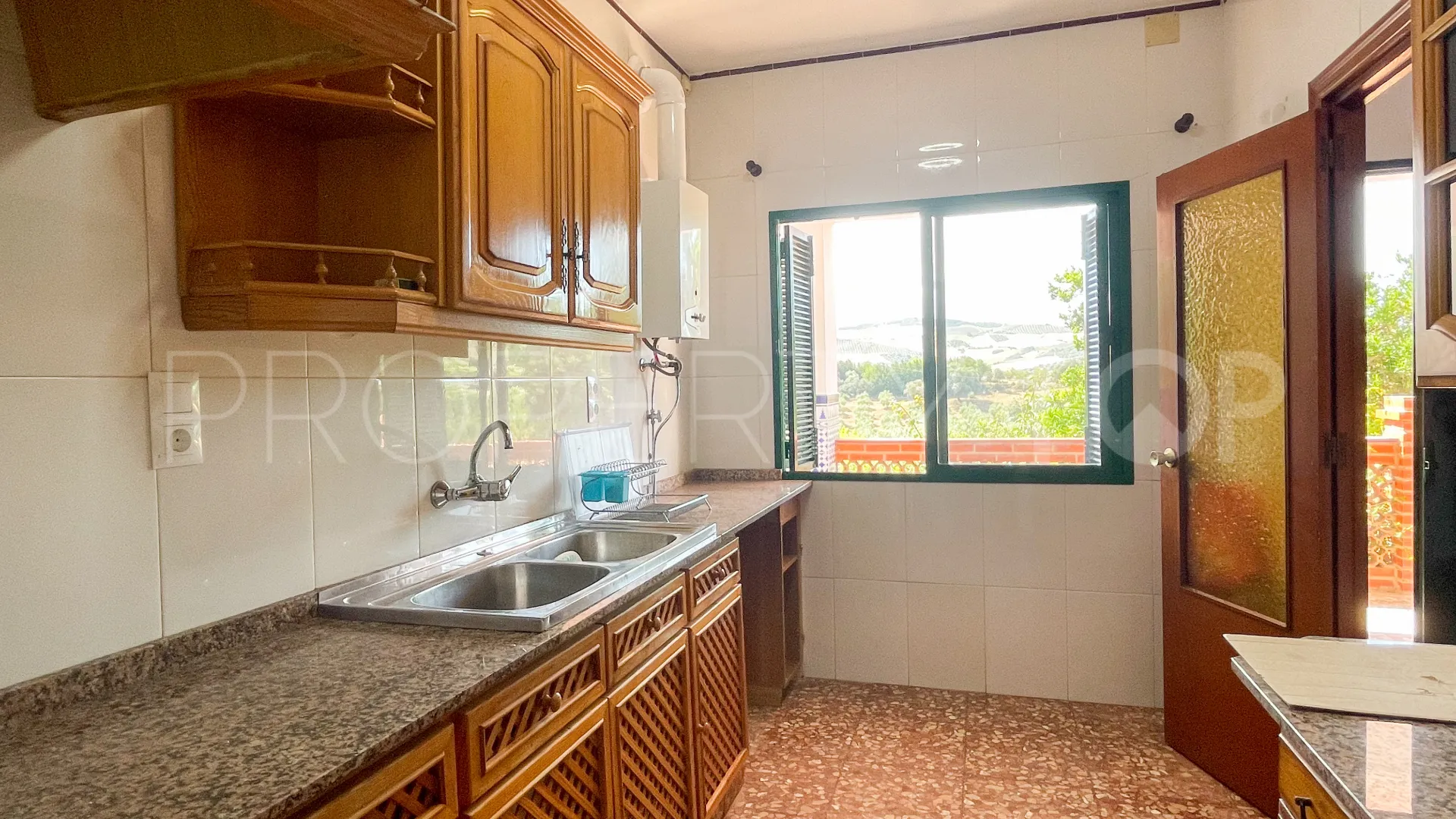 For sale cortijo in Antequera with 6 bedrooms