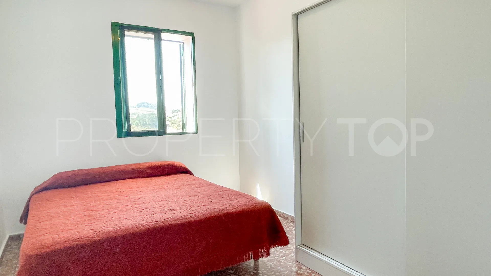 For sale cortijo in Antequera with 6 bedrooms