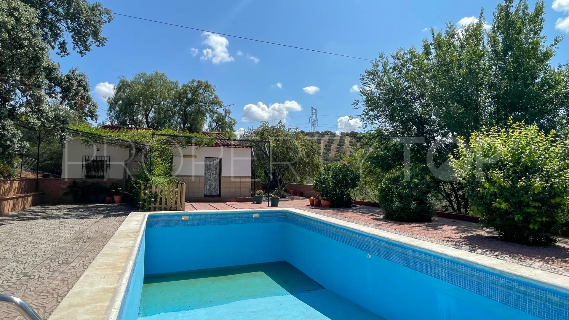 For sale cortijo in Antequera with 6 bedrooms