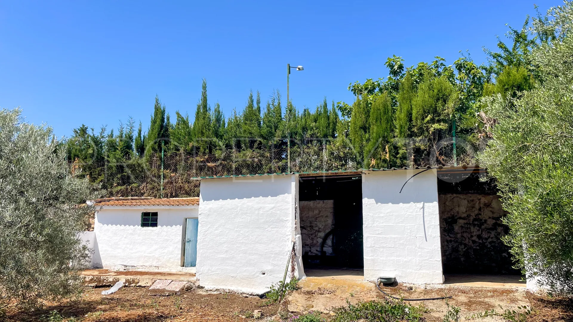 For sale cortijo in Antequera with 6 bedrooms