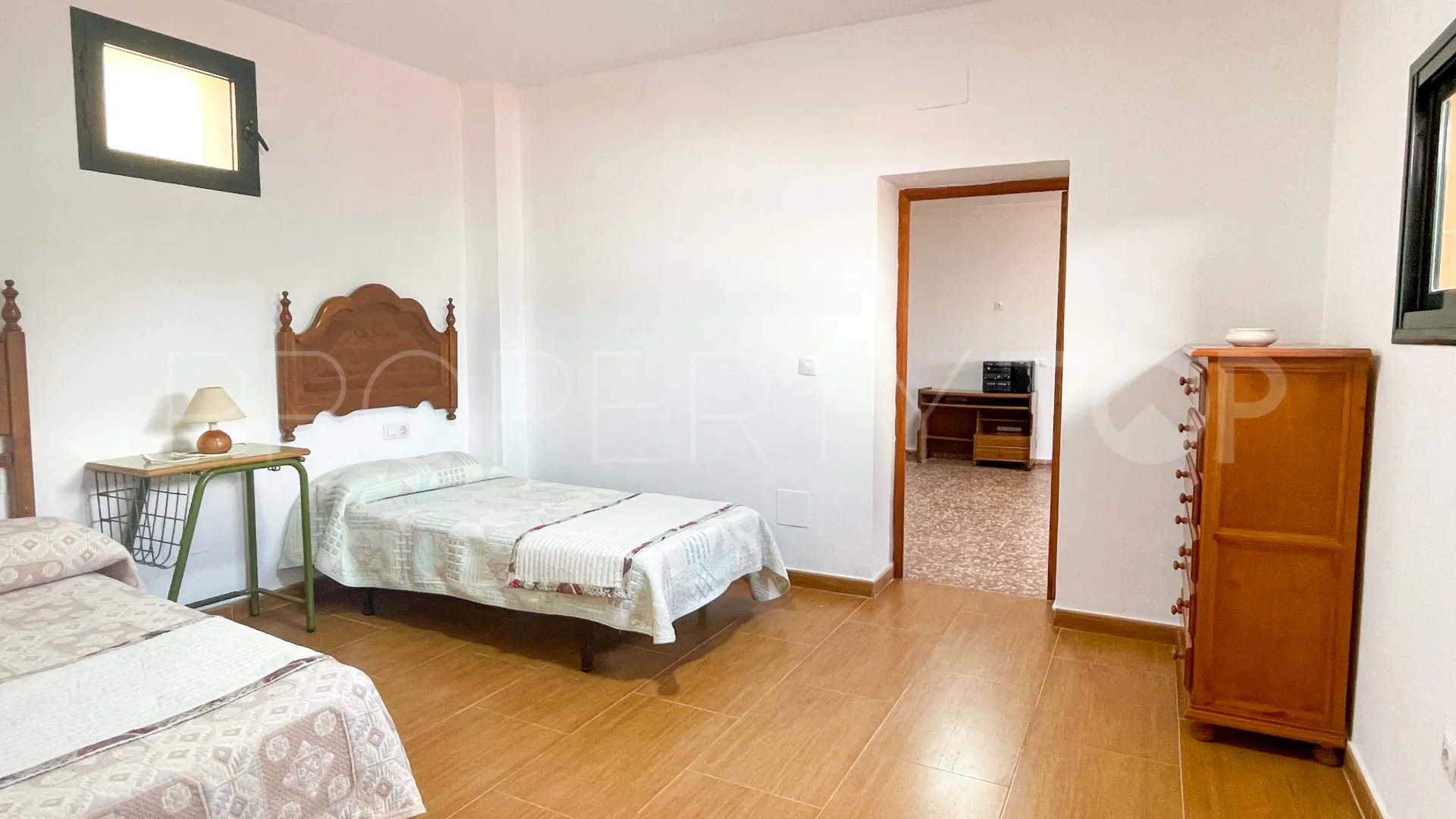 For sale cortijo in Antequera with 6 bedrooms
