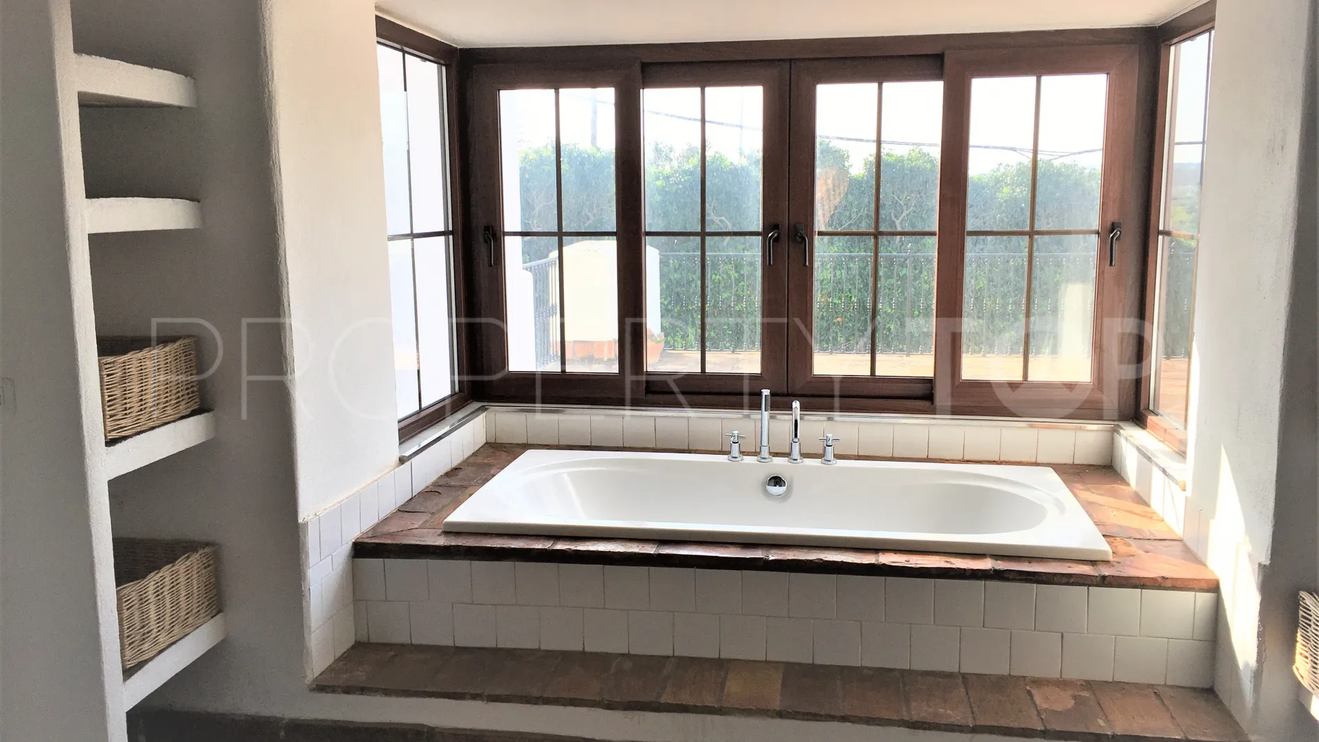 San Enrique de Guadiaro, cortijo en venta