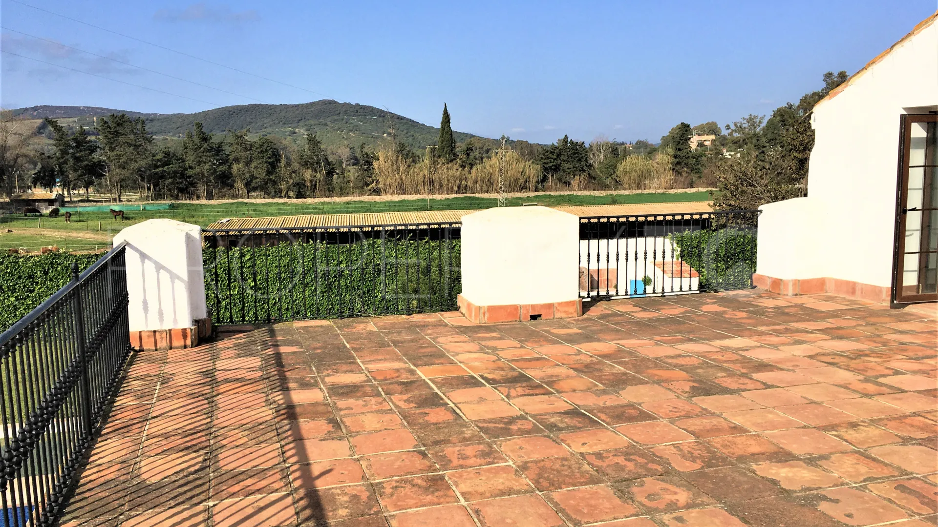 San Enrique de Guadiaro, cortijo en venta