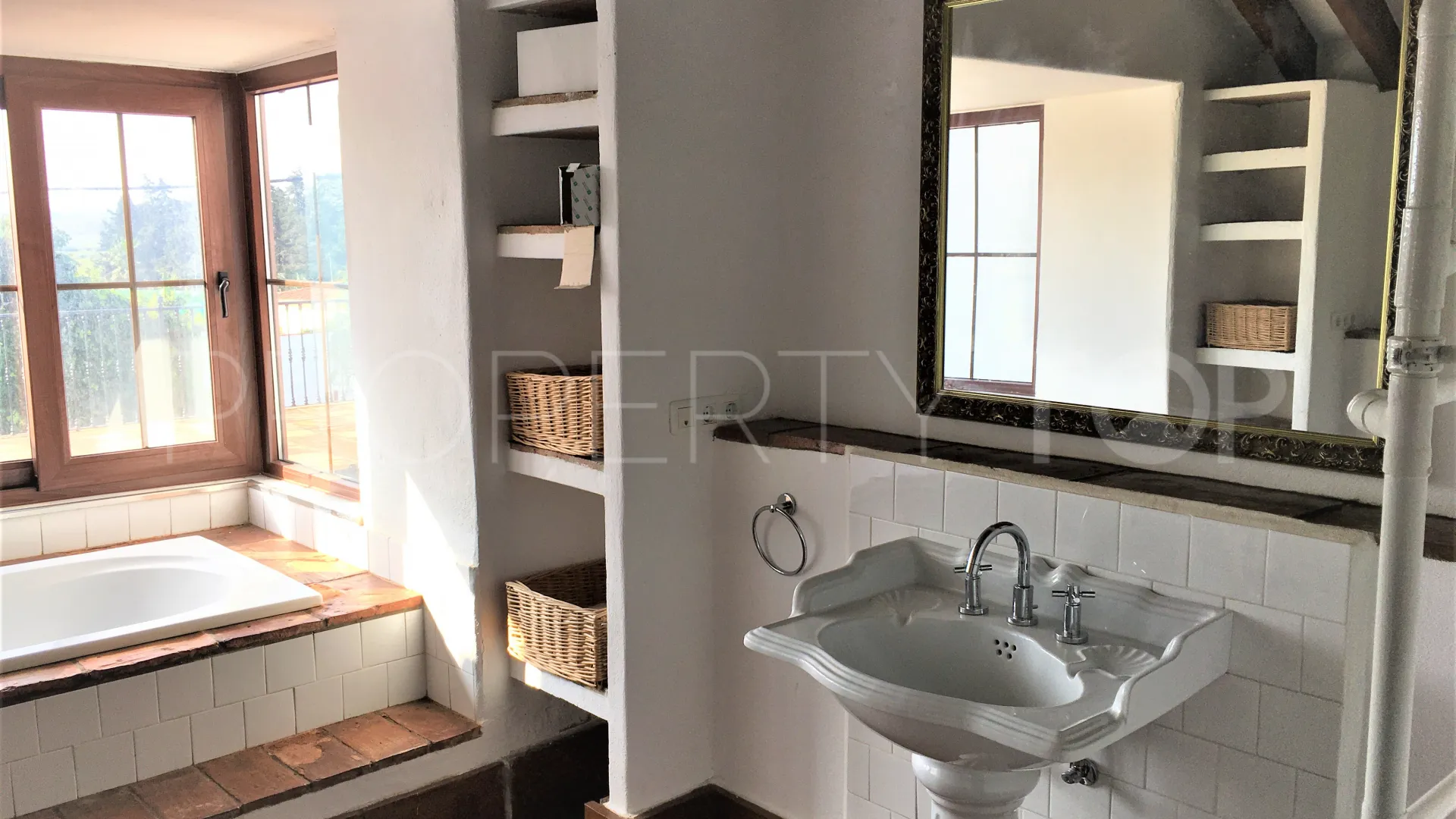 San Enrique de Guadiaro, cortijo en venta
