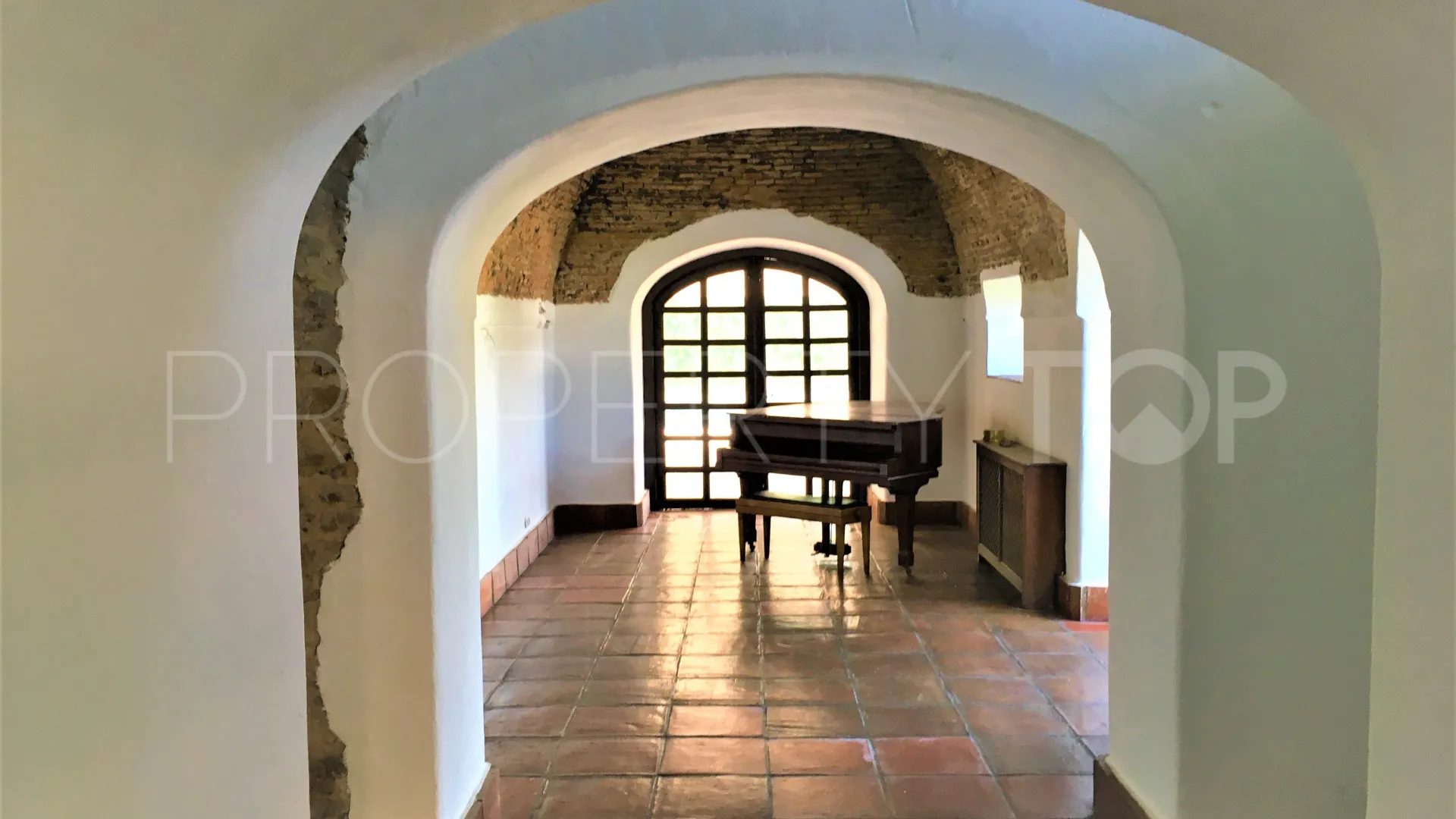 San Enrique de Guadiaro, cortijo en venta