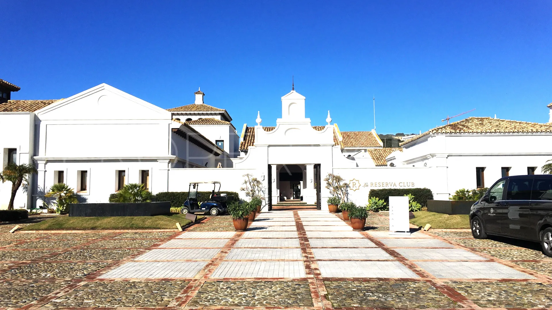 Buy plot in Zona M