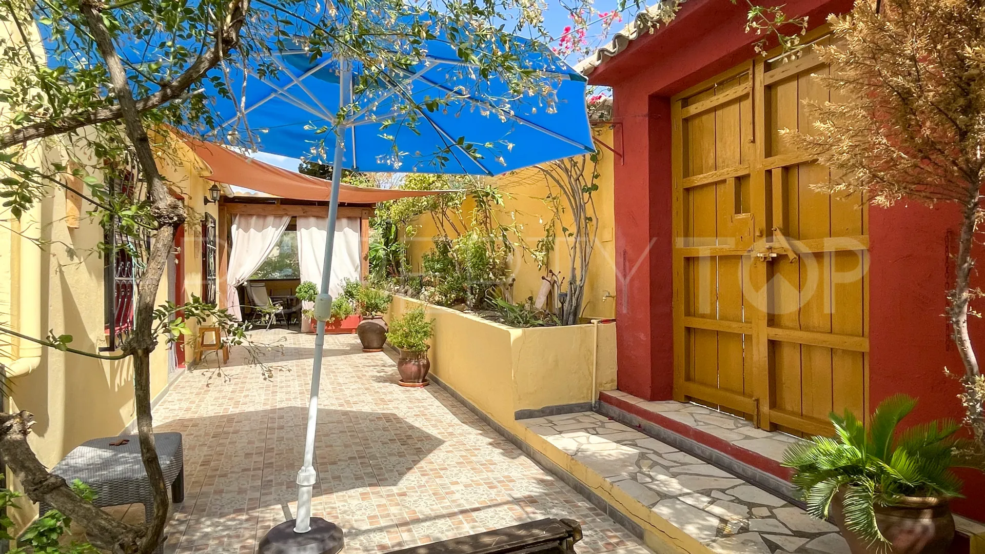 Cortijo in Iznajar for sale