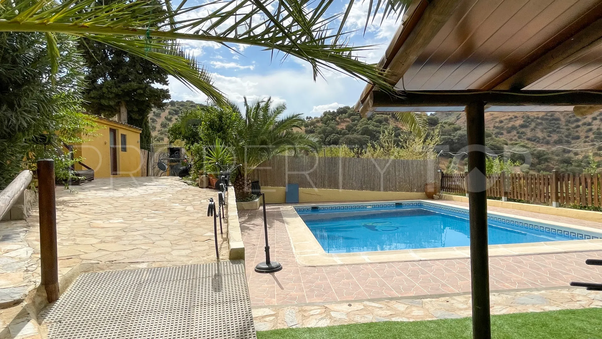 Cortijo in Iznajar for sale