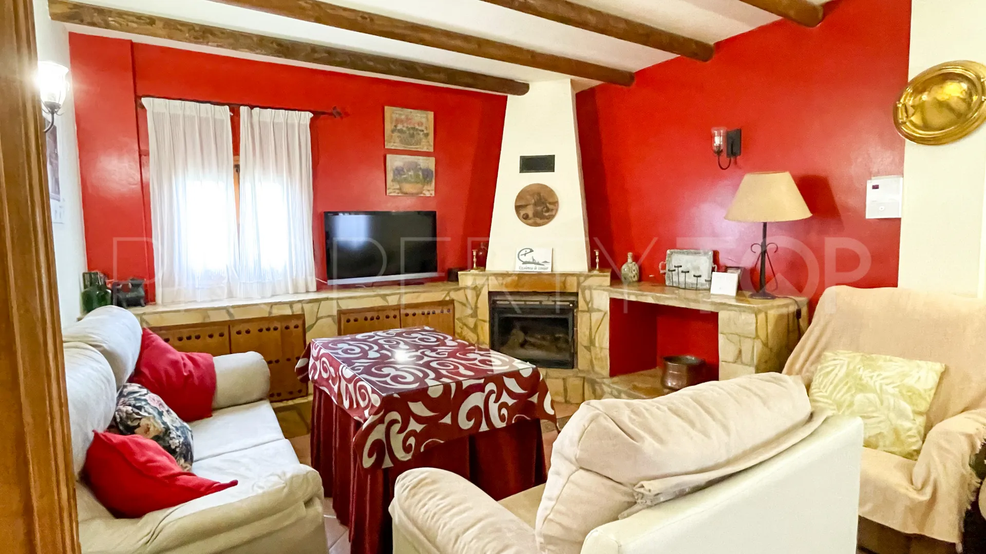 Cortijo in Iznajar for sale