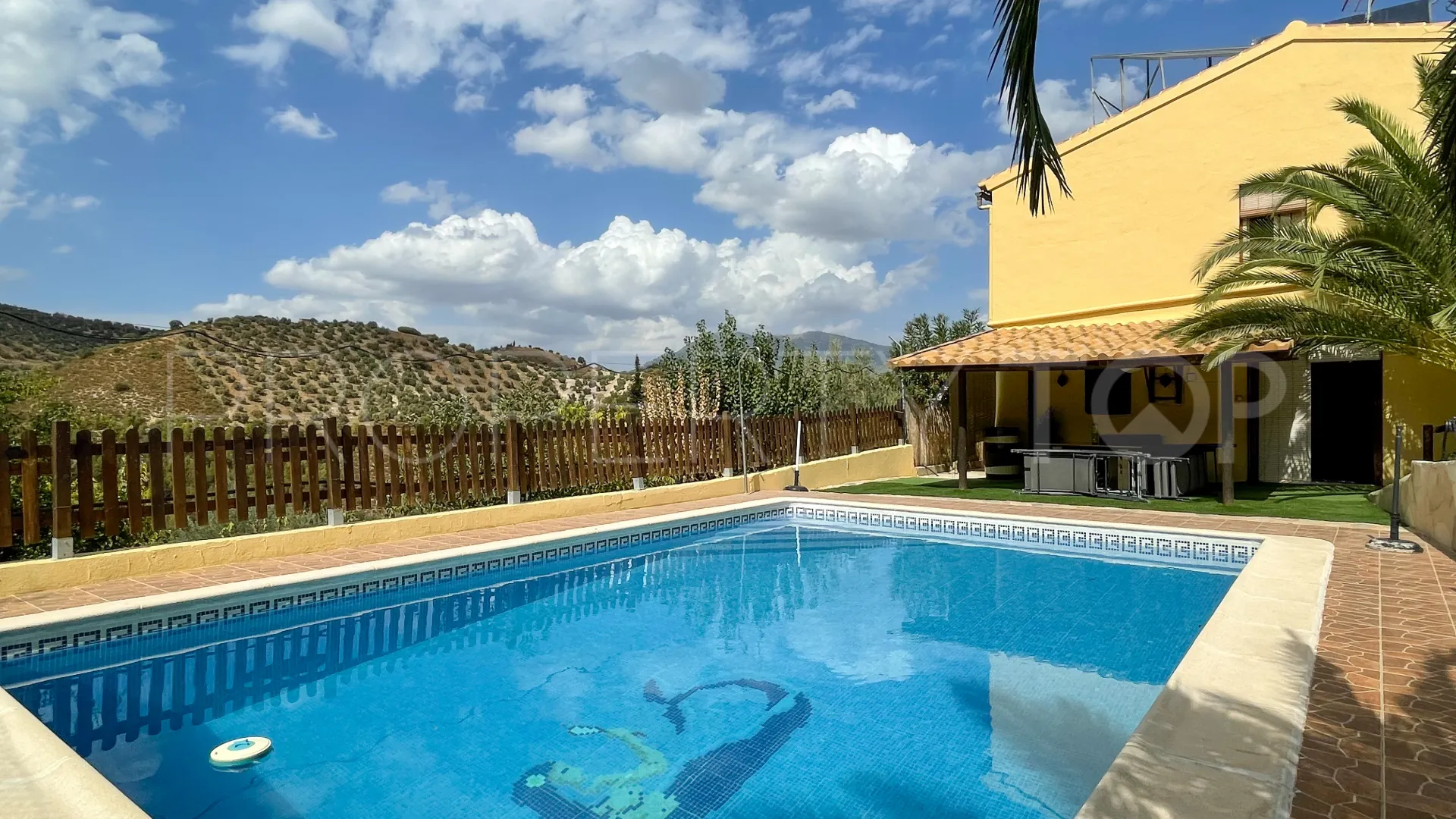 Cortijo in Iznajar for sale