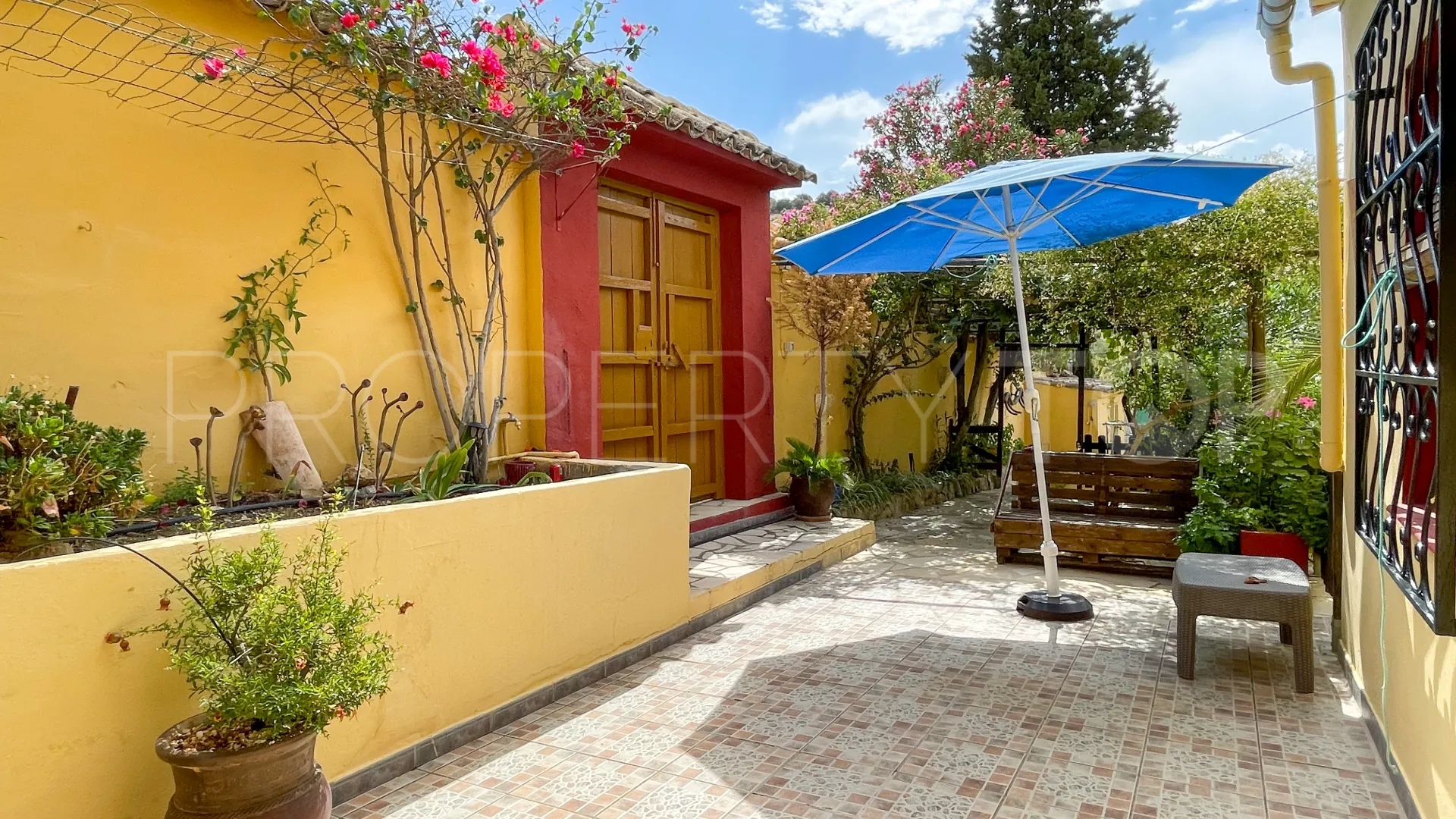 Cortijo in Iznajar for sale