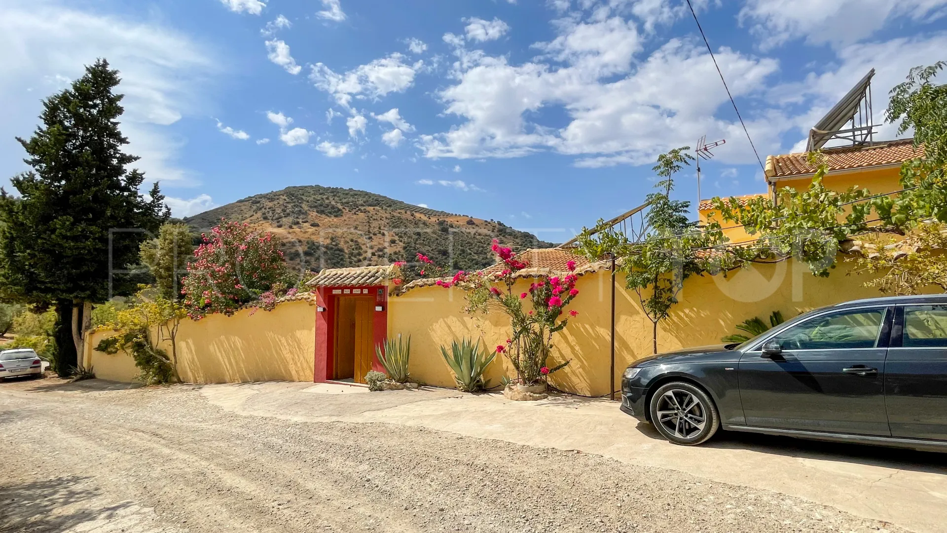 Cortijo in Iznajar for sale