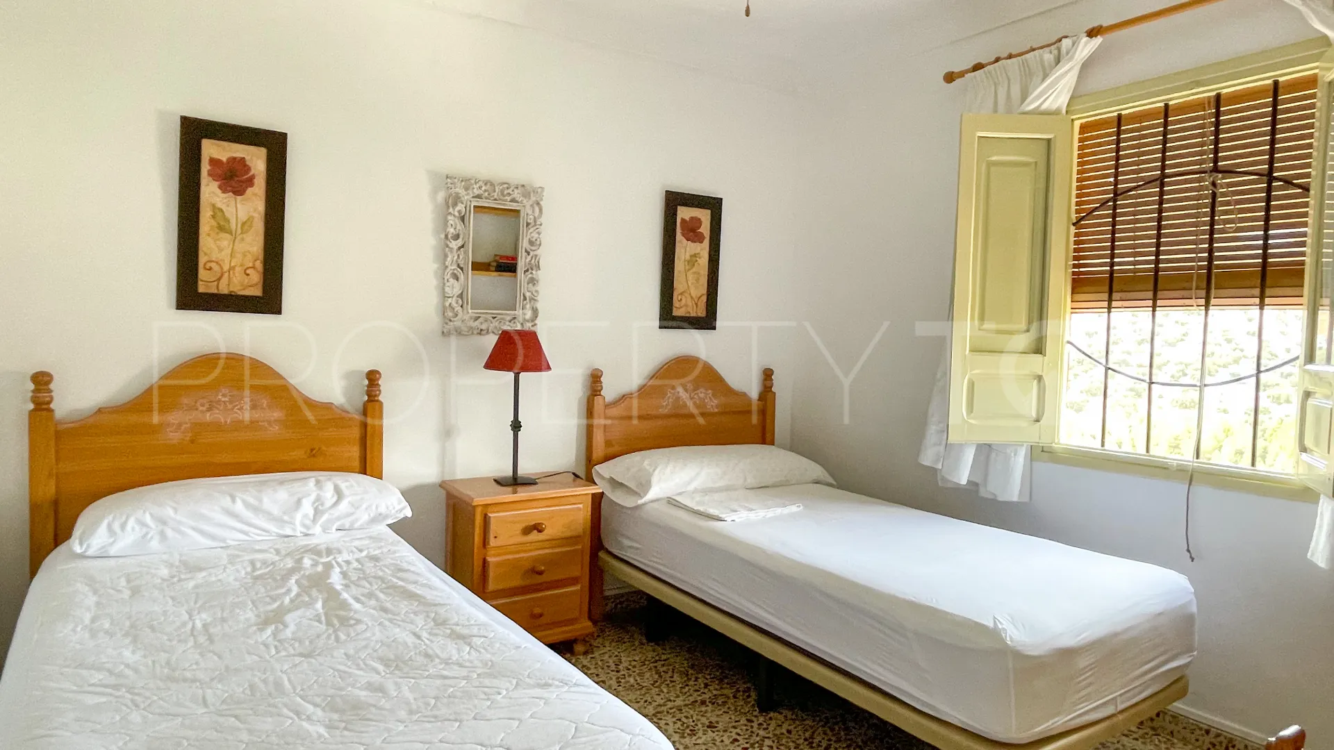 Cortijo in Iznajar for sale