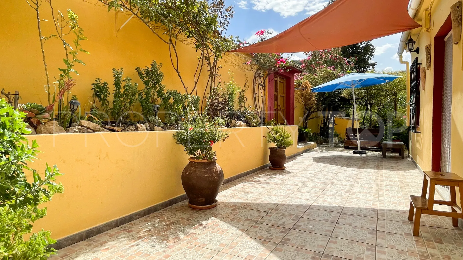 Cortijo in Iznajar for sale
