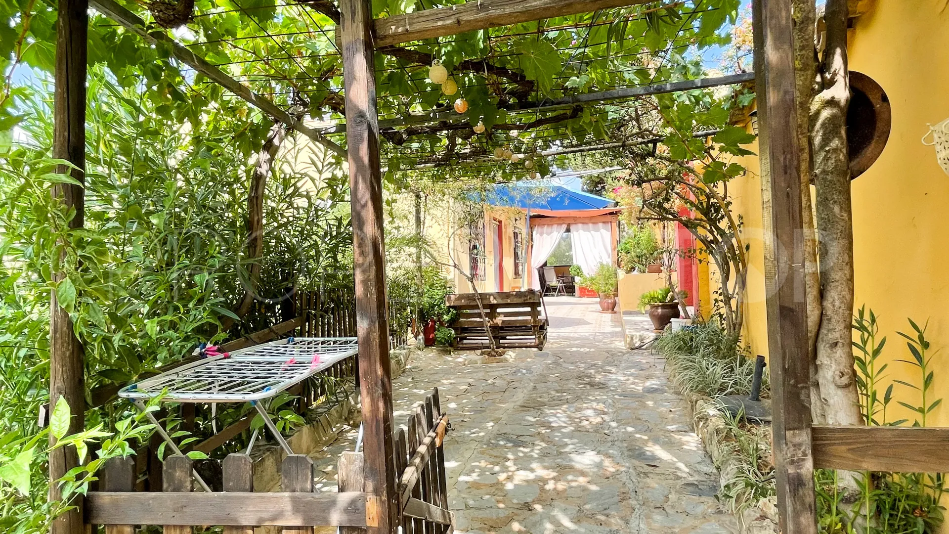 Cortijo in Iznajar for sale