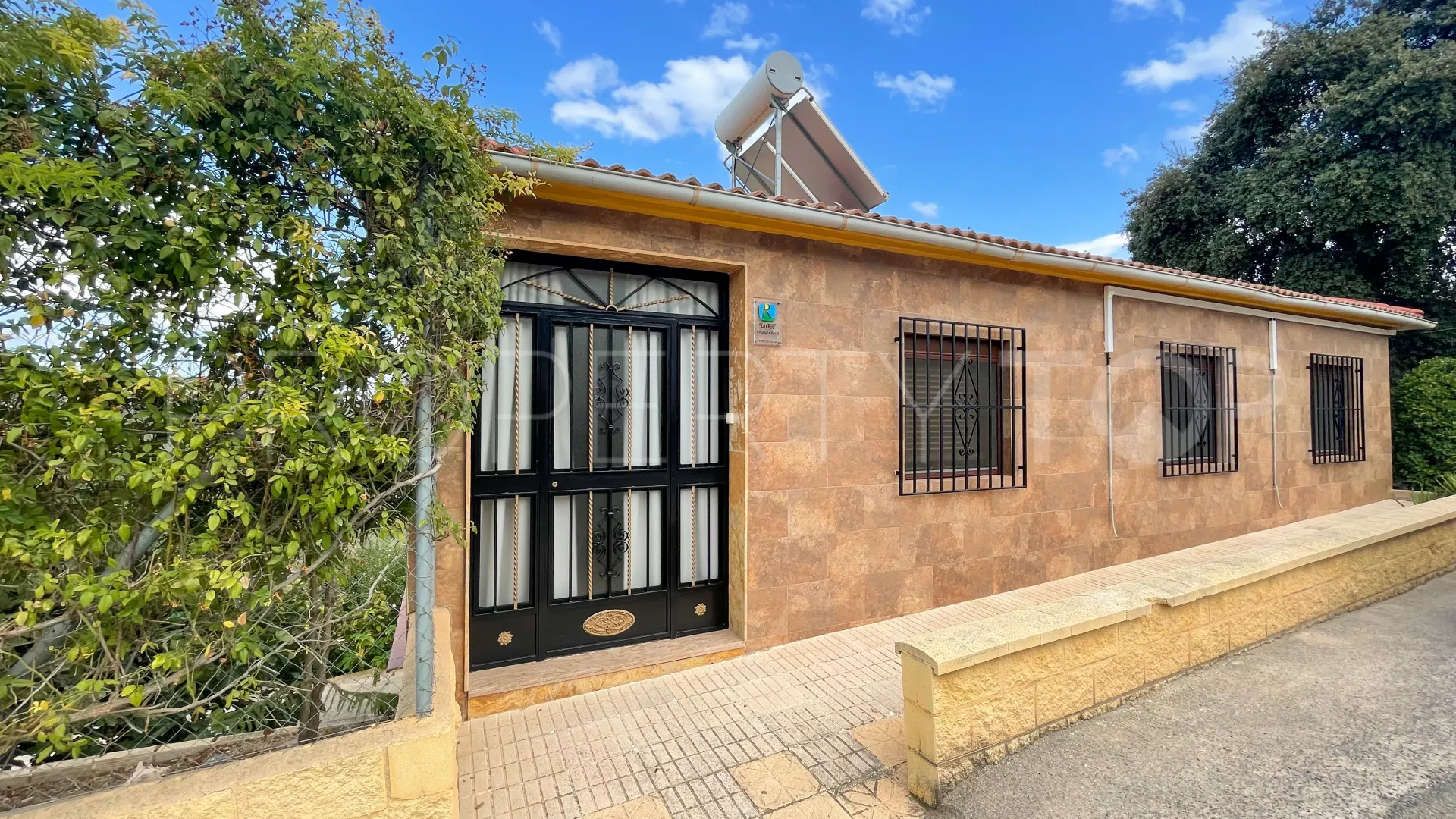 Iznajar, pareado en venta