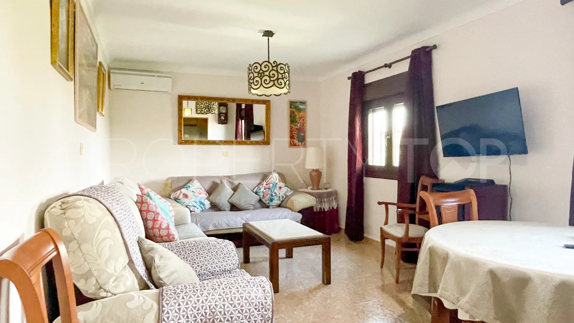 Iznajar, pareado en venta