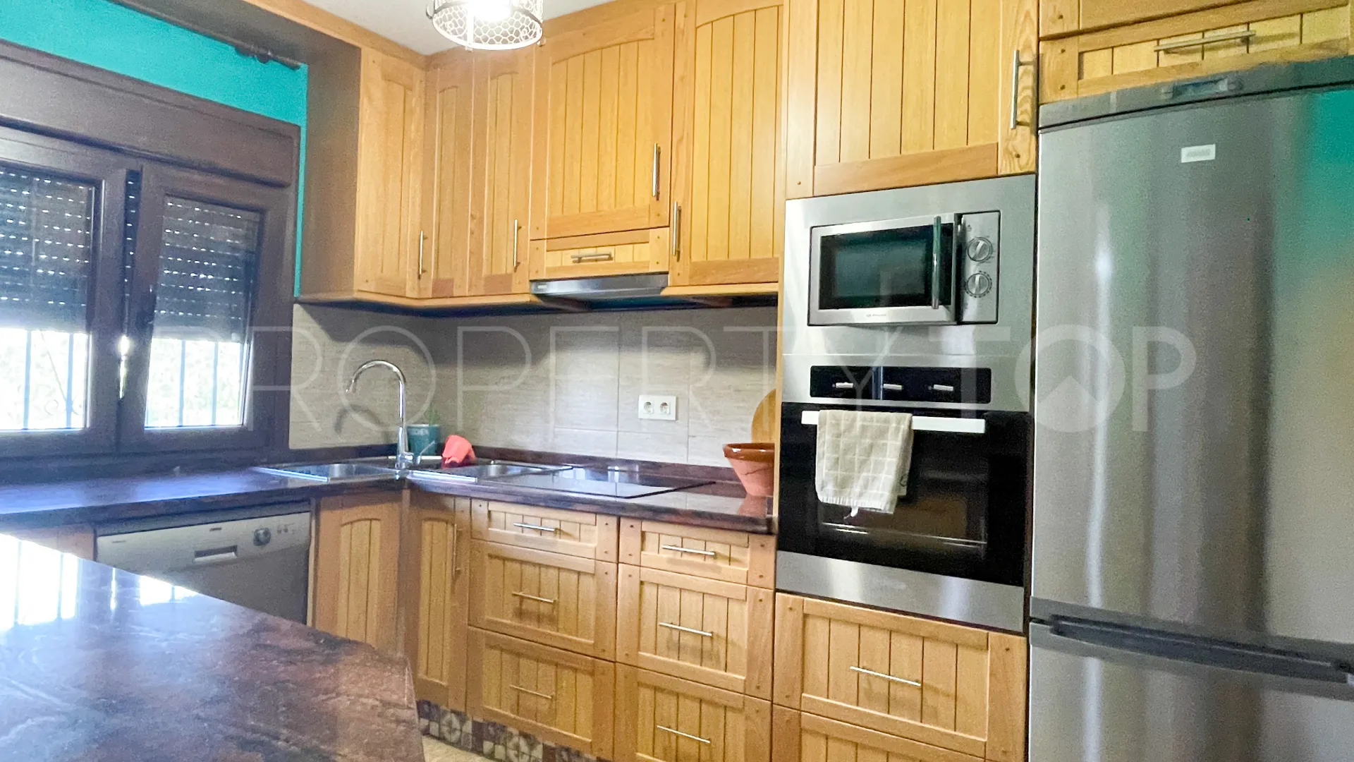 Iznajar, pareado en venta