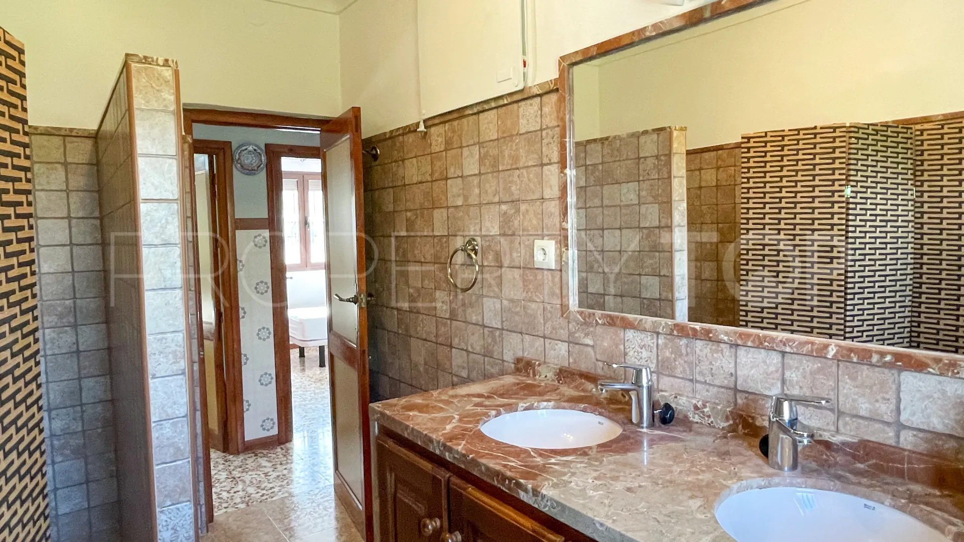 Iznajar, pareado en venta
