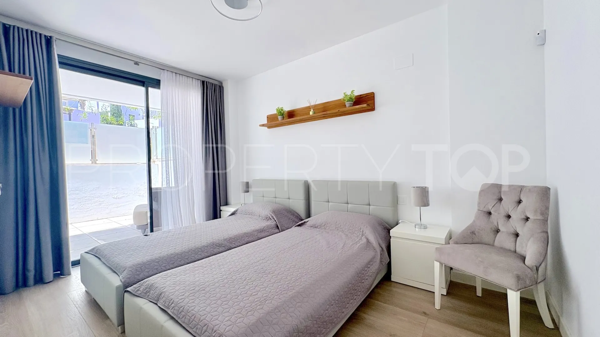Ground floor apartment with 3 bedrooms for sale in Cala de Mijas