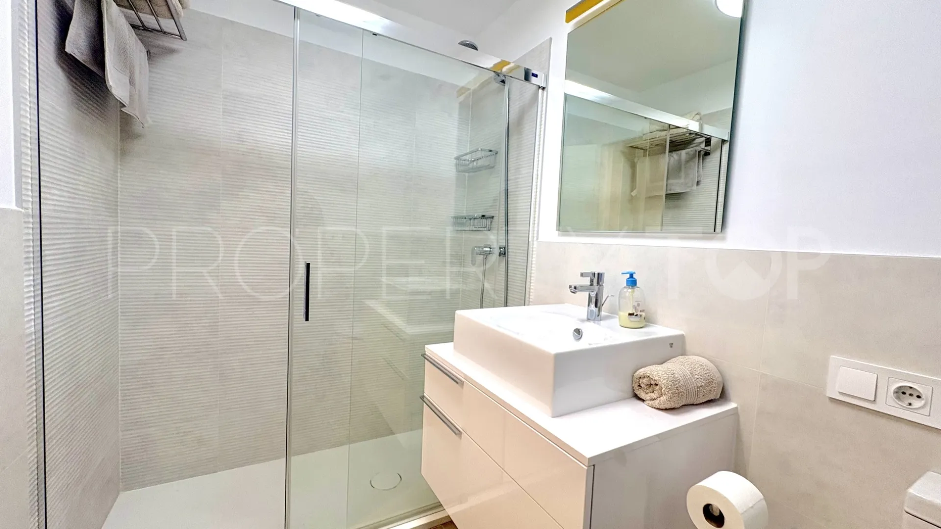 Ground floor apartment with 3 bedrooms for sale in Cala de Mijas
