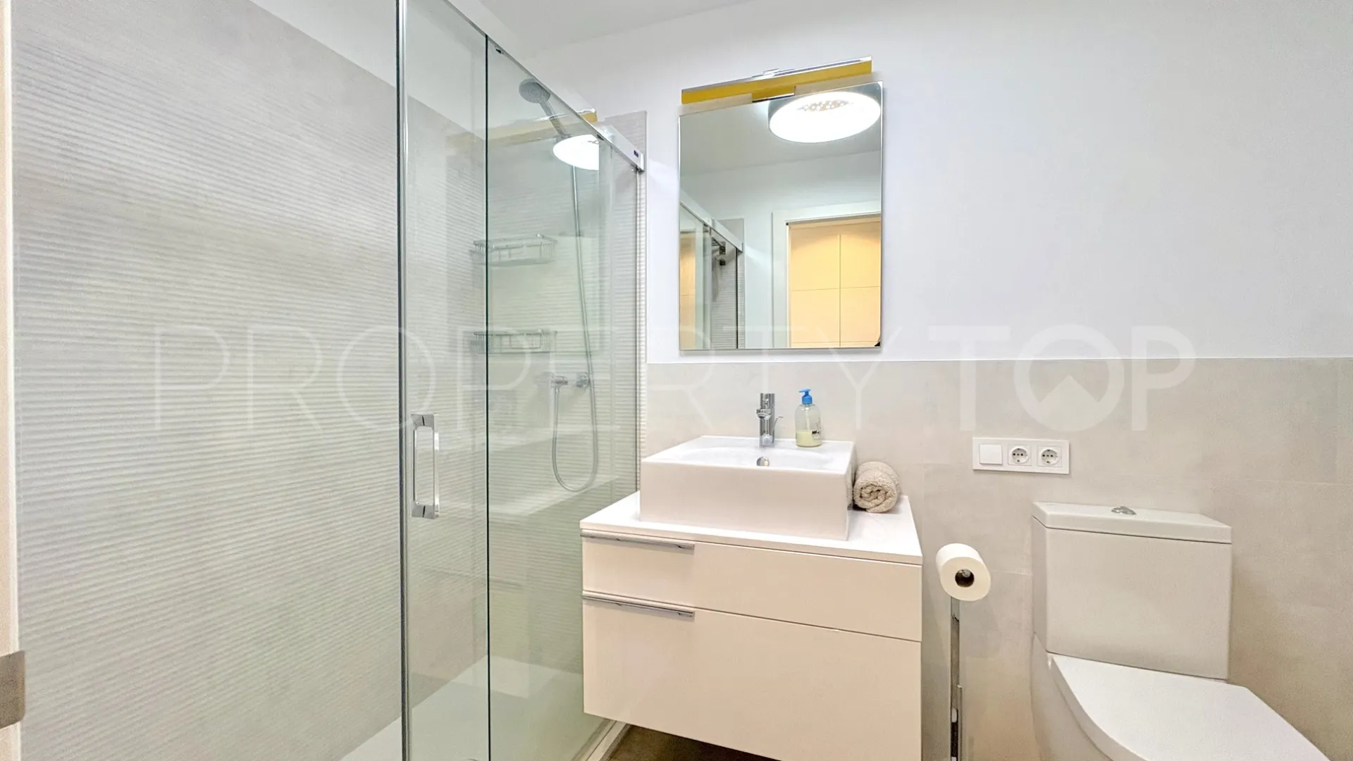 Ground floor apartment with 3 bedrooms for sale in Cala de Mijas
